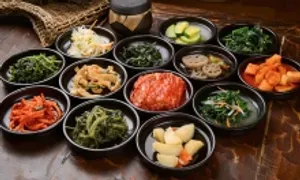 Banchan - món phụ mà chính trong ẩm thực Hàn Quốc