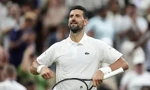 Djokovic gặp sức ép từ khán giả tại vòng hai Wimbledon Djokovic gặp sức ép từ khán giả tại vòng hai Wimbledon
