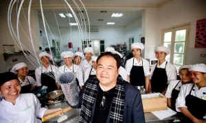 'Gã khờ' thay đổi cuộc đời 1.700 đứa trẻ