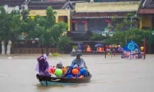 Hội An sơ tán du khách khỏi vùng ngập gần 2 m Hội An sơ tán du khách khỏi vùng ngập gần 2 m