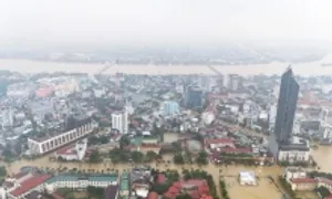 Hàng trăm nghìn học sinh miền Trung có thể nghỉ học dài ngày vì mưa lũ Hàng trăm nghìn học sinh miền Trung có thể nghỉ học dài ngày vì mưa lũ